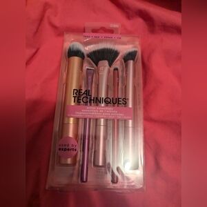 Essentials brush
